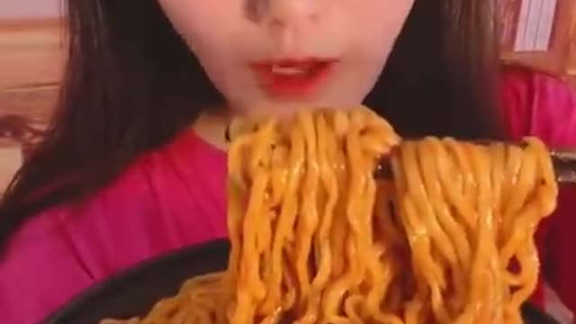 ASMR China eating fast eating korean noodles with egg
