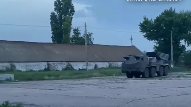 V oblasti Severodoněmecka používají nacisté české raketomety RM - 70 MLRS na podvozku Tatry