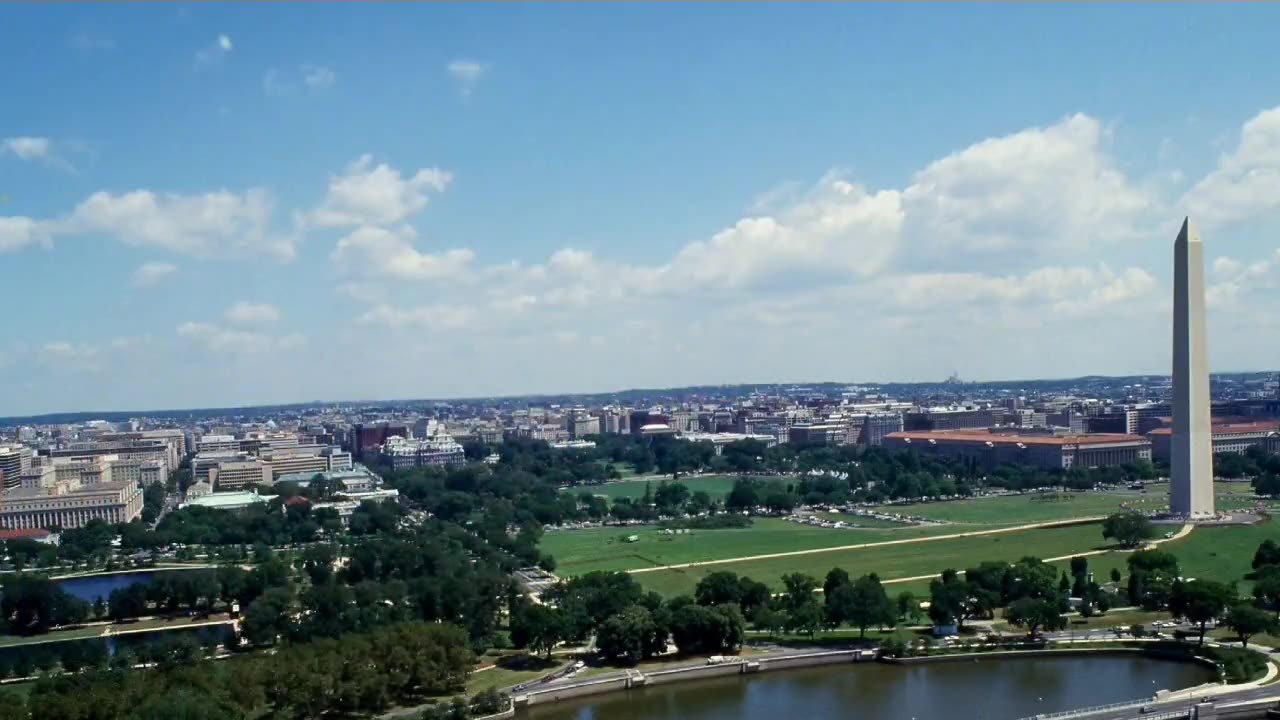 Crowd goes wild after Ron DeSantis calls for Fauci to be hurled "across the Potomac"