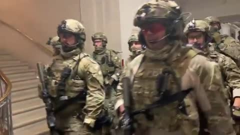 The National Guards check the Capitol