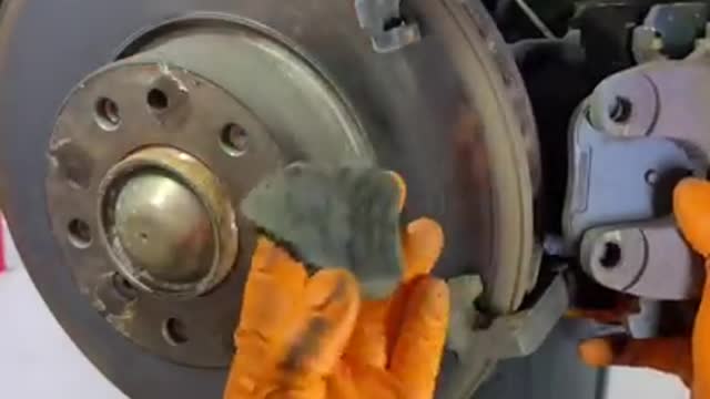 20 year old brakes BMW 740iL e38