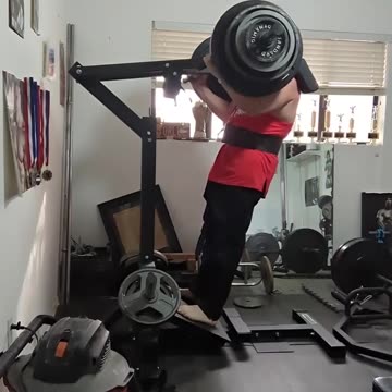 MACHINE SQUATS 6- 250x2r 🎥 WENSNDAY NOV 15th LEGS maybe Deadlifts