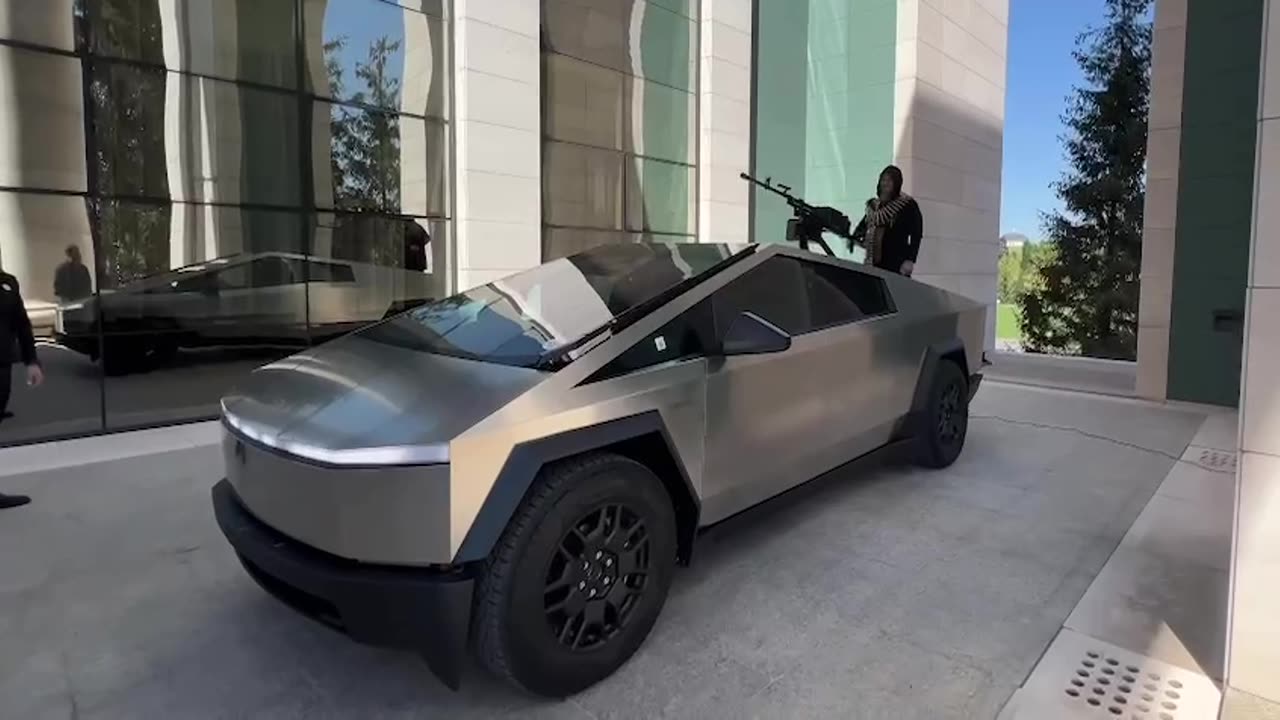 Tesla Cybertruck, a gift to Ramzan Kadyrov from Elon Musk, received machine gun