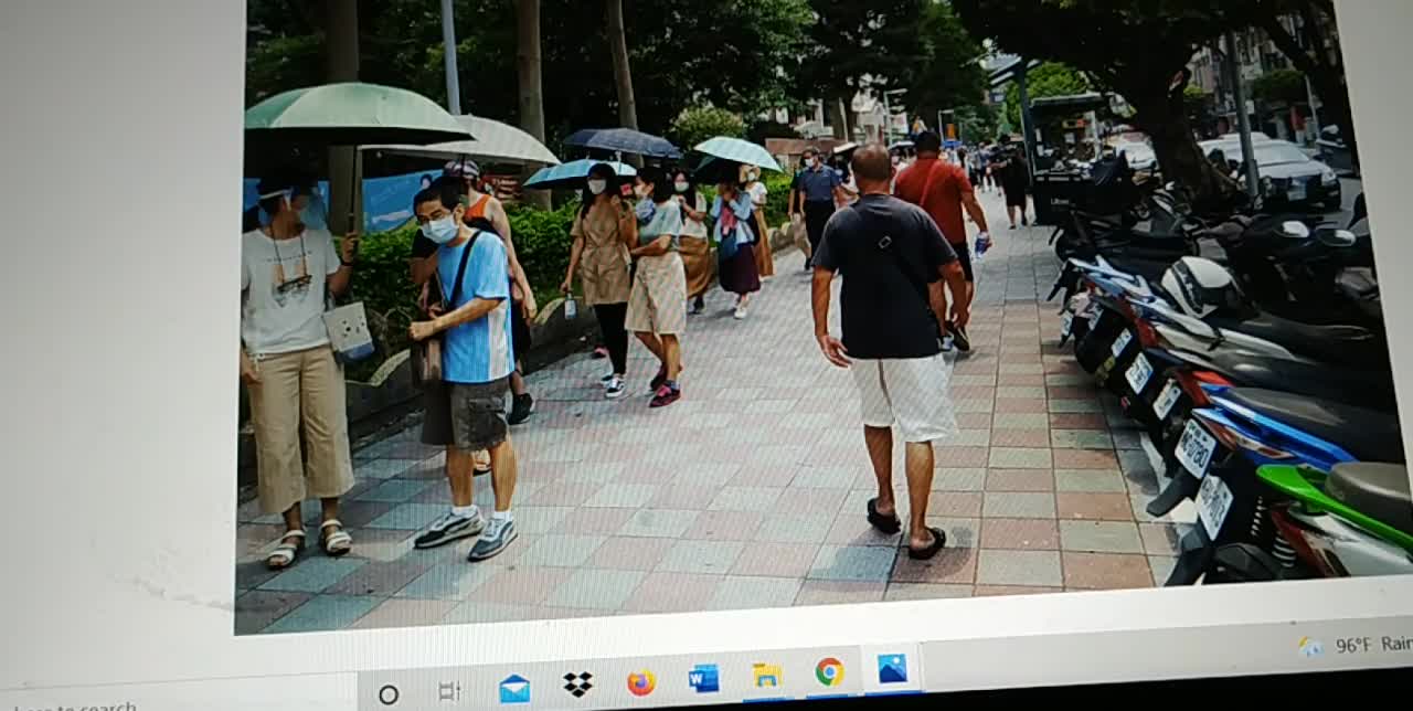 A LOT MORE PEOPLE GETTING A VACCINE IN MY LOCAL AREA IN TAIPEI COMPARED TO LAST WEEK