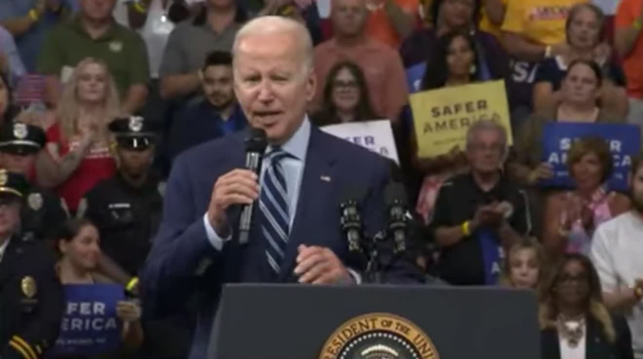 Biden: "I'm determined to ban assault weapons in this country!"