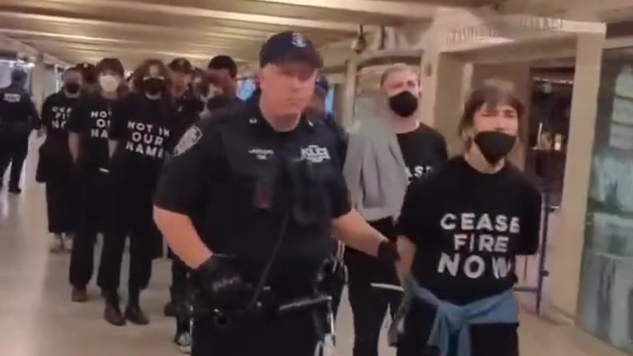 New York Police just ARRESTED HUNDREDS of liberal Americans