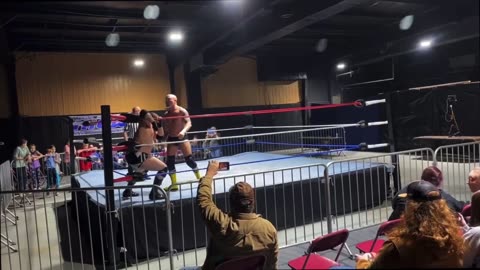 American Pro Wrestling:Sean Cruise vs Yela Man