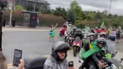 Motociata em Londres em apoio ao nosso presidente Bolsonaro,