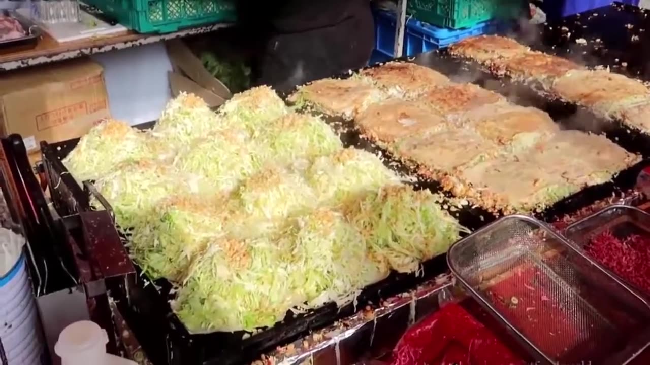 "Amazing Japanese Street Food: A Delicious Taste of Japan"