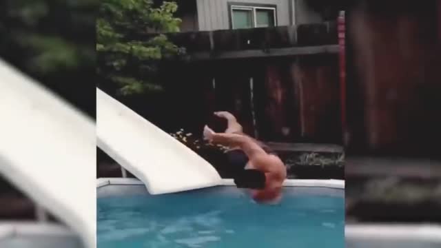 Funny fall at the pool🤣