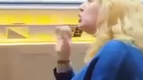 Passenger gets kicked out of the plane by insisting not to be seated beside an unvaxxed.