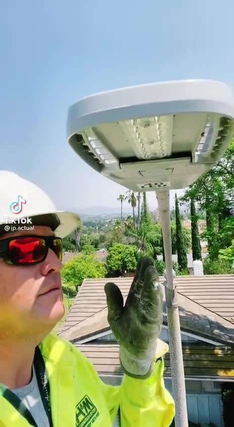 HTVL13 - 5G Street Light