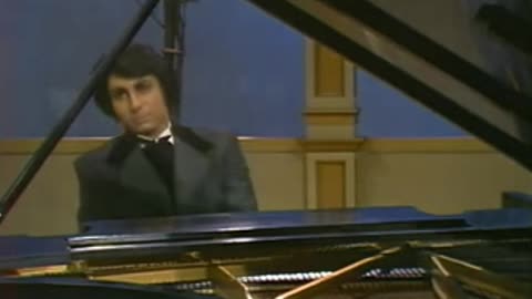 Dino Kartsonakis at the Piano plays "Beyond The Sunset"