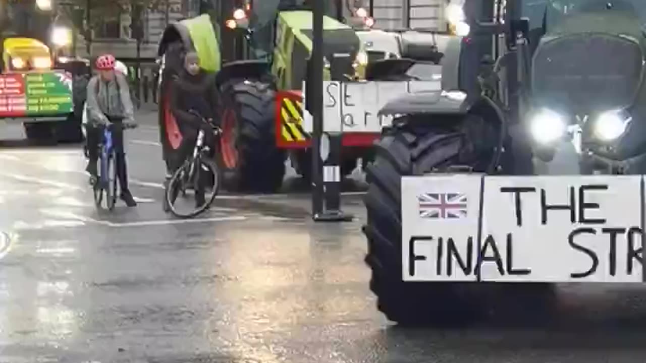 BREAKING 🚨: Tractors are rolling into Parliament Square, and they're multiplying