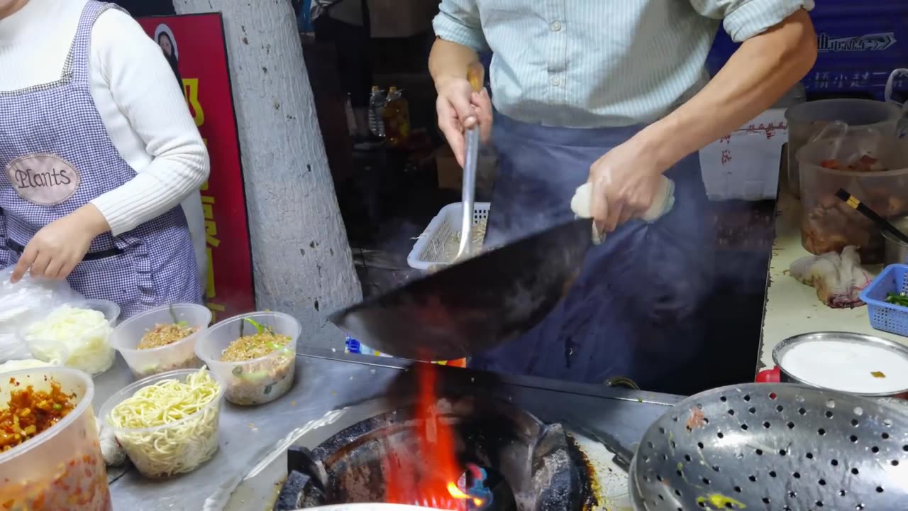 Chinese street style super fried rice