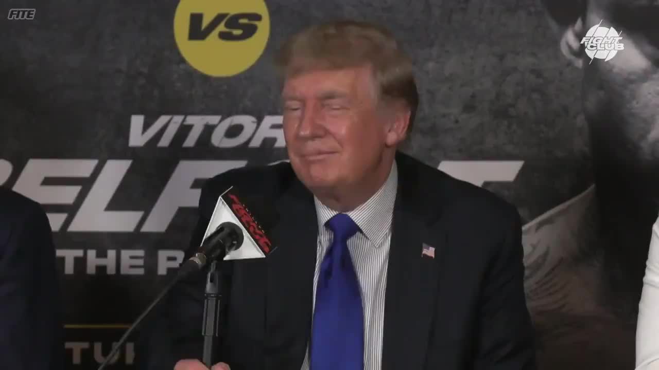 "WE LOVE TRUMP" chants erupt at boxing match