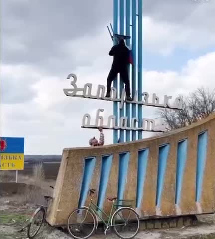 Vyvěšování ruských praporů v osvobozené Záporožské oblasti