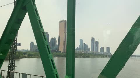 Seoul Looking