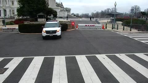 0687USCG00K25SouthBarricadePlaza_2021-01-06_08h00min01s123ms.mp4