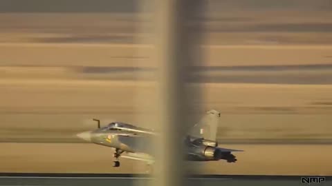 Dubai Air Show - Indian Air Force LCA TEJAS JET FULL DISPLAY AT DUBAI AIRSHOW 2023