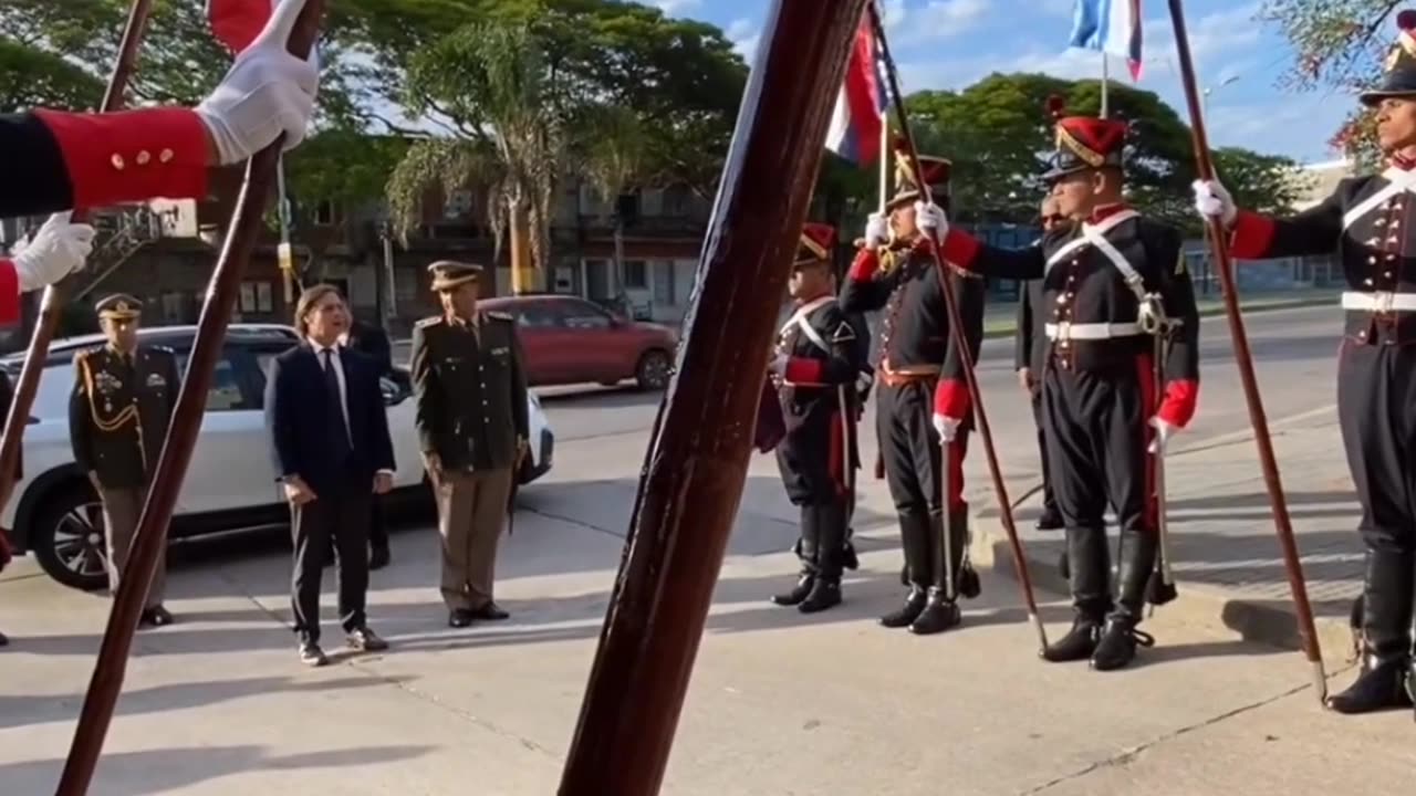 Lacalle Pou en la ceremonia del 228° aniversario del Regimiento "Blandengues de Artigas"