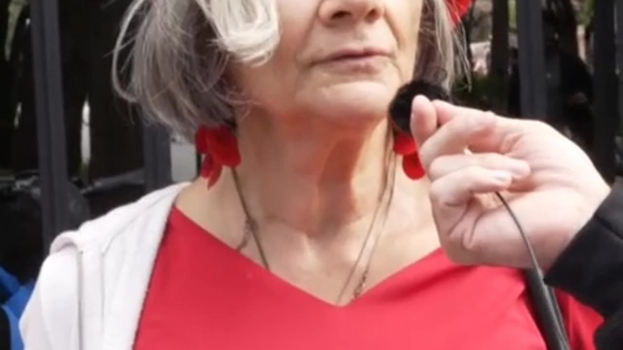 What a Useful Idiot Looks like!