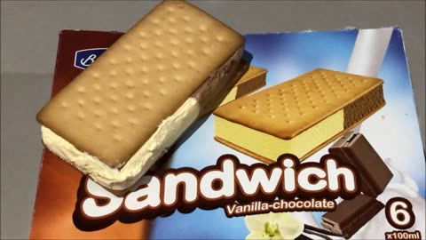 Bella Terra Vanilla Chocolate Sandwich Product vs Packshot