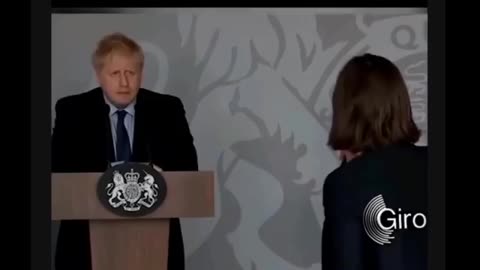 journalist confronts the prime minister of England