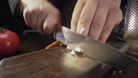 Great way to chop minced garlic