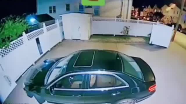 how do thieves run away after stealing😂🤣