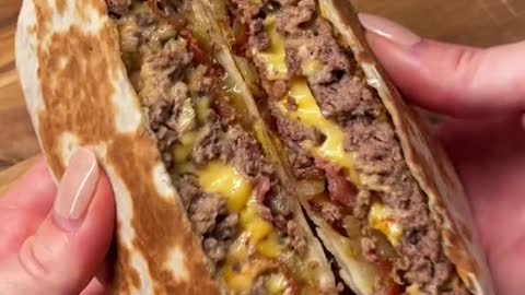 Burger Crunch Wrap