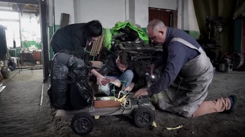 Ukrainians make robotic stretchers in family workshop