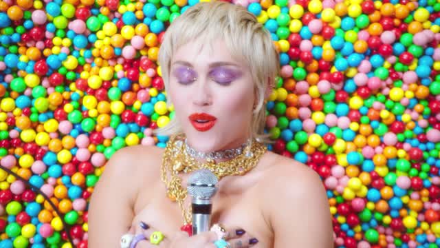 Miley Cyrus : Midnight Sky