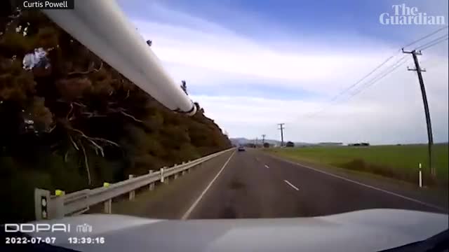New Zealand plumber captures possible meteor on his dashcam
