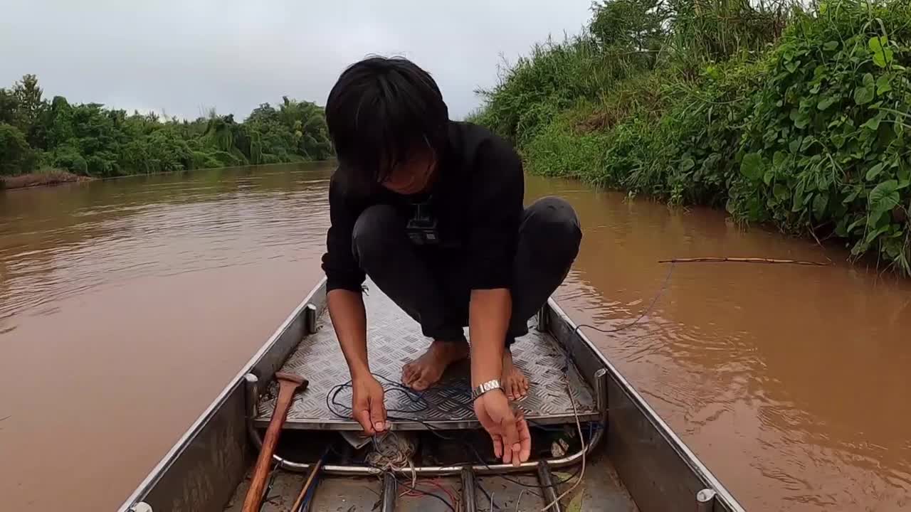 fishing Giant fish in lake