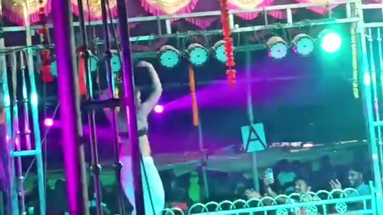 Item- Girl- Dancing- Dj