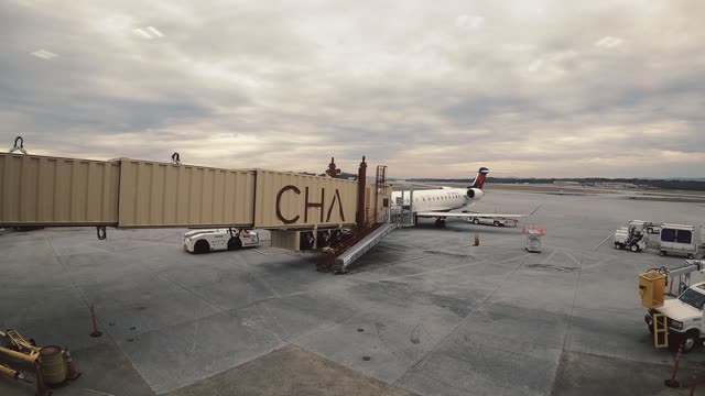 Cool Time Lapse Video of a Plane at an Airport