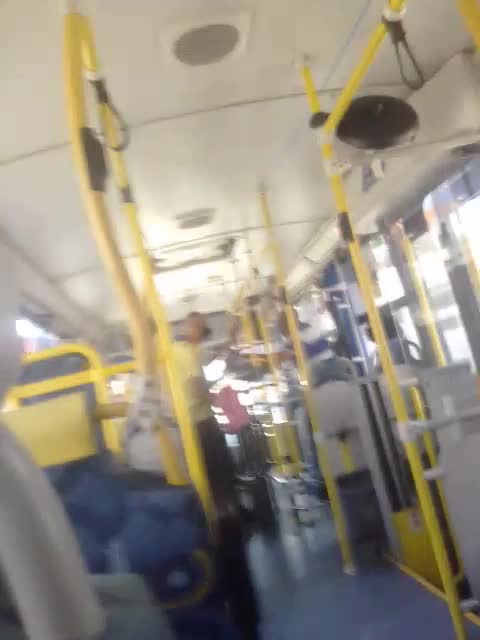 dentro do onibus