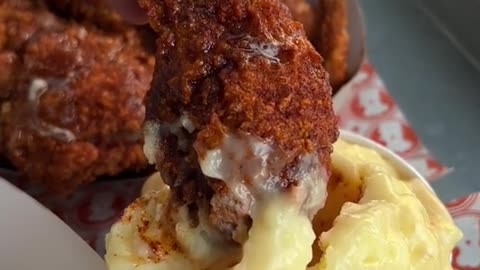 Fried chicken and mashed potatoes