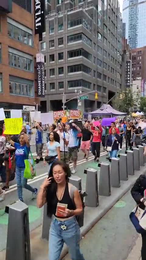 Prosvjedi New York -SAD - Amerika (8.2021)