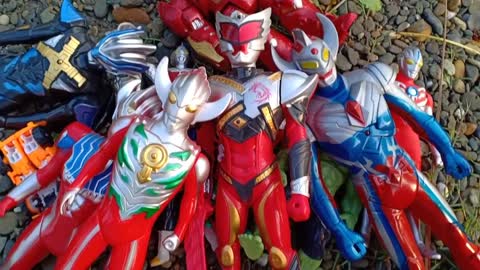 Toys Hulk,Ironman,Ultraman and heroes