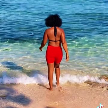 Jamaican black woman bans American ghetto blacks from her business