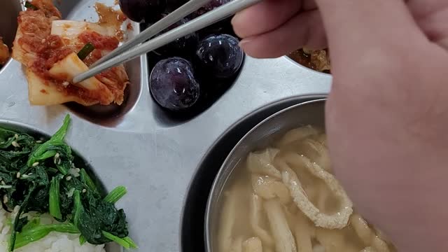 Korea Elementary School lunch