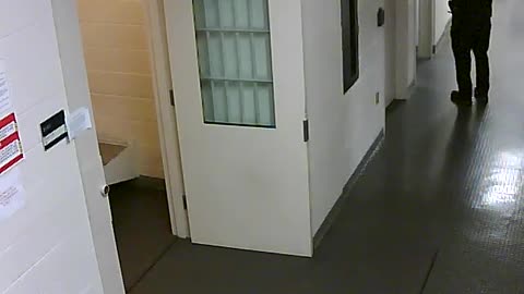 1665HQOB02PrisonerProcessingCell_2021-01-05_22h20min01s797ms.mp4
