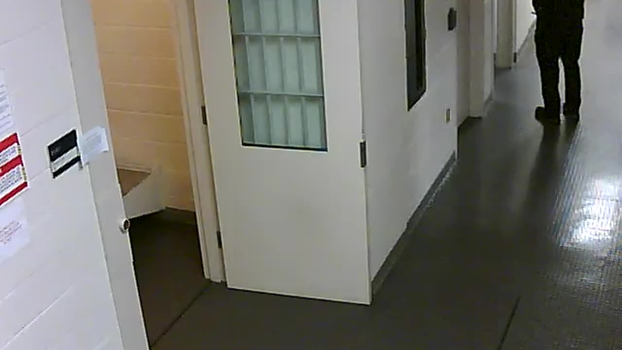 1665HQOB02PrisonerProcessingCell_2021-01-05_22h20min01s797ms.mp4