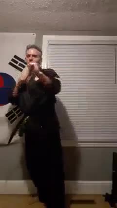 Roundhouse Kick (Tong Hap Kwan Hapkido)