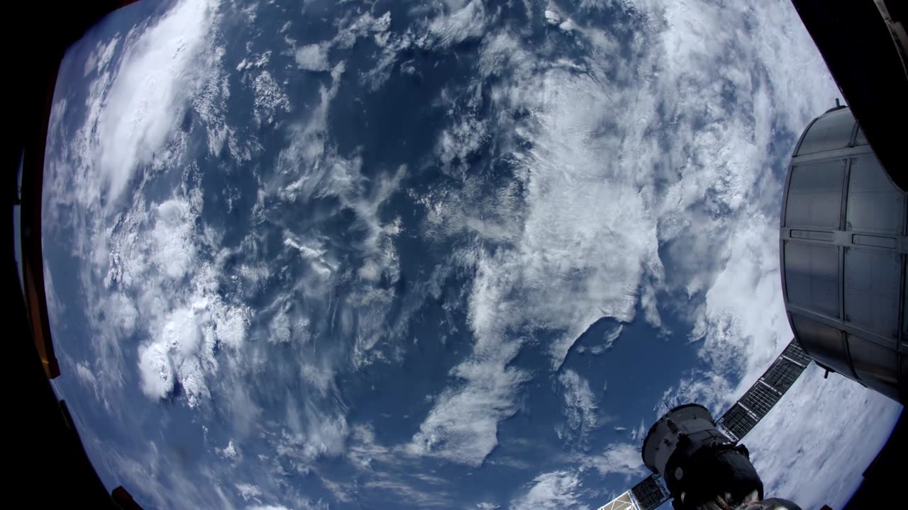 ISS Expedition 42 Time Lapse Video of Earth