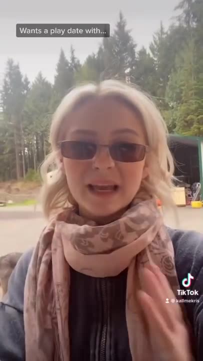 When Karen knocks at Janets Door