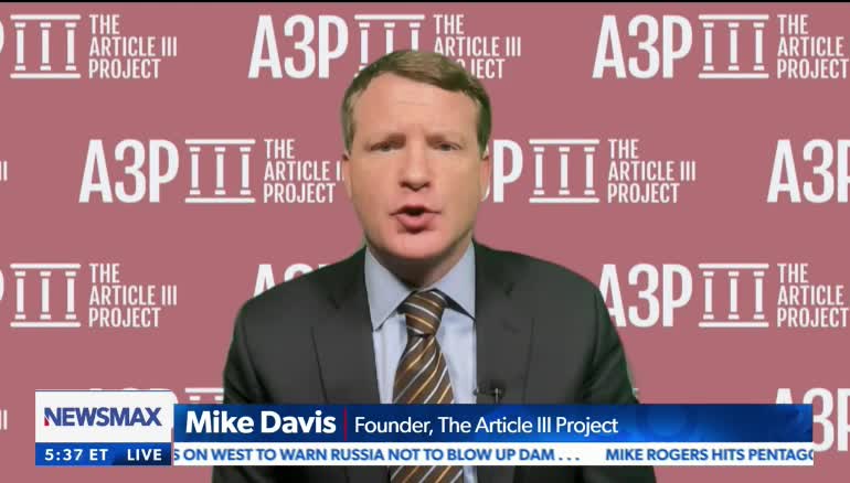 Mike Davis Joins Sean Spicer to Discuss Steve Bannon's Sentencing