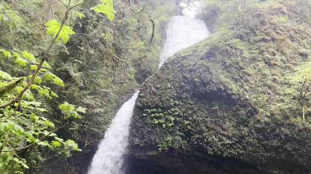 EPIC Upper Latourell Falls – Columbia River Gorge National Scenic Area – Oregon – 4K